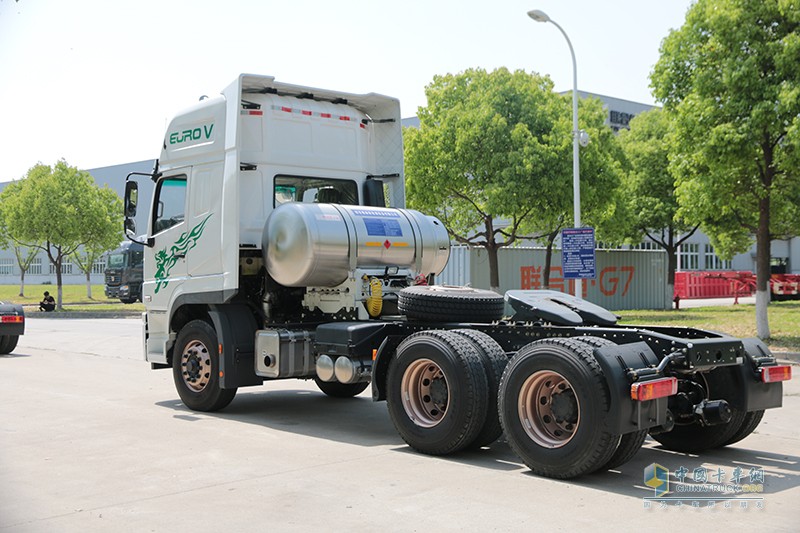 聯(lián)合卡車 E370重卡 370馬力 6X4 LNG牽引車