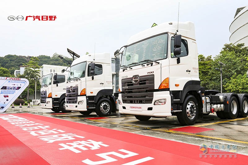 廣汽日野 700臻值 國(guó)五 6×4危運(yùn)版