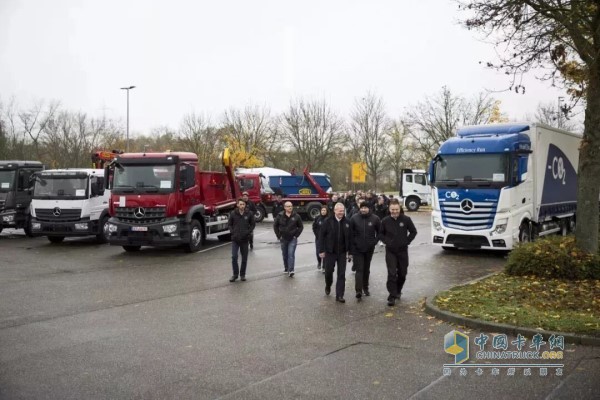 選手參加梅賽德斯-奔馳卡車中國服務(wù)技能大師賽