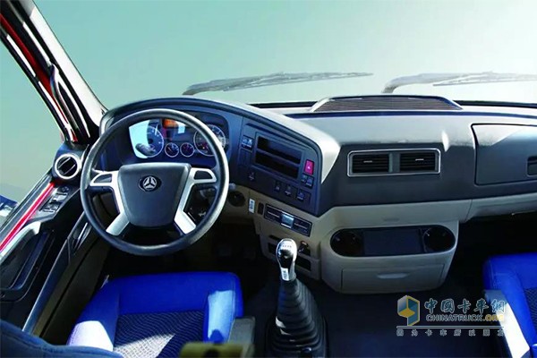 濃厚曼卡車風格的內(nèi)飾