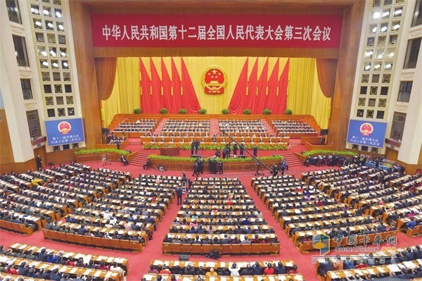 兩會(huì)提出開展柴油貨車超標(biāo)排放專項(xiàng)治理