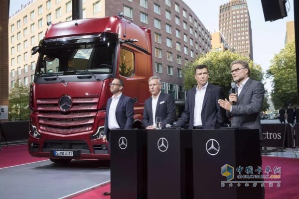 風(fēng)格就是互聯(lián)網(wǎng)，沒(méi)有正裝，放松自我