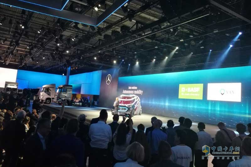 德國漢諾威車展第一彈，奔馳展廳純電動閃耀舞臺