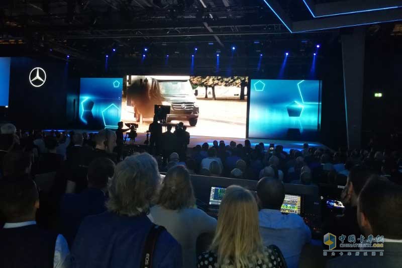 德國漢諾威車展第一彈，奔馳展廳純電動閃耀舞臺