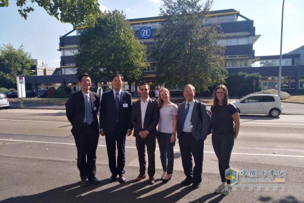 浩信集團領導與ZF(采埃孚)領導合影