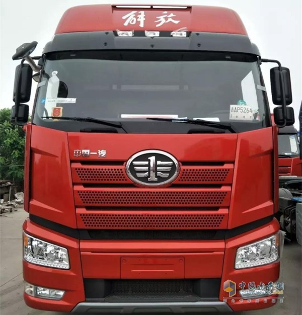 一汽解放J6P牽引車(chē)