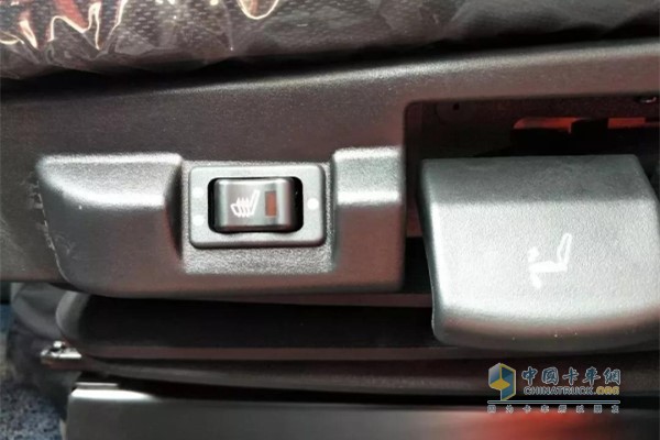 質(zhì)惠北方版牽引車(chē)，標(biāo)配座椅加熱功能