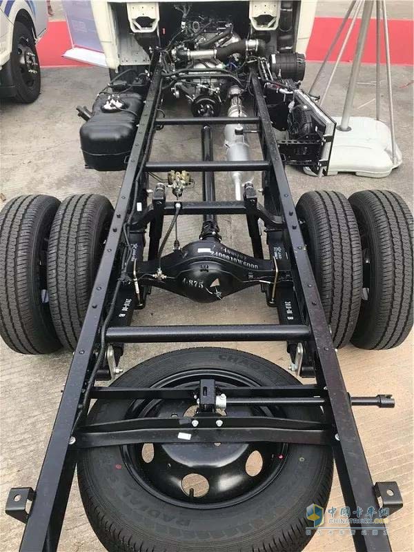 底盤(pán)扎實(shí)、線(xiàn)束清晰