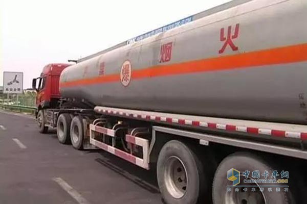 ?；愤\輸車