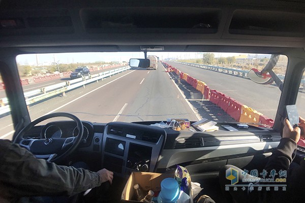 新天龍KL車內(nèi)寬敞、功能好用