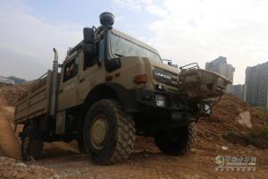 百變金剛 越野之王烏尼莫克實力上演“天降神兵”