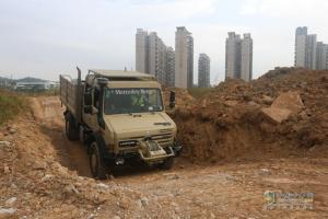 百變金剛 越野之王烏尼莫克實力上演“天降神兵”