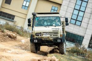 百變金剛 越野之王烏尼莫克實力上演“天降神兵”