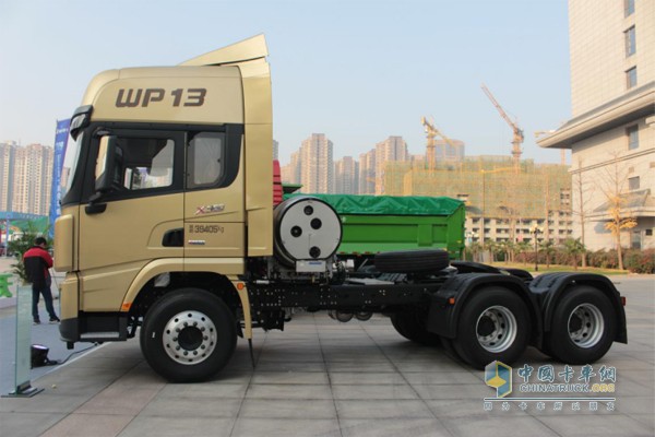 460馬力輸出的德龍X3000 LNG牽引車(chē)