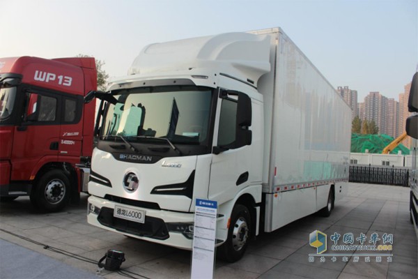 德龍L6000混合動(dòng)力廂車(chē)