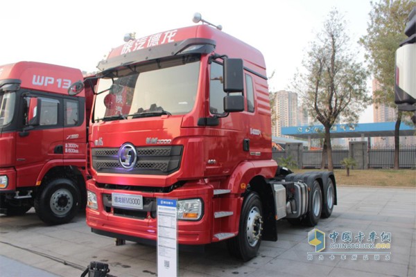 經(jīng)濟(jì)型物流牽引車(chē)標(biāo)桿-德龍新M3000