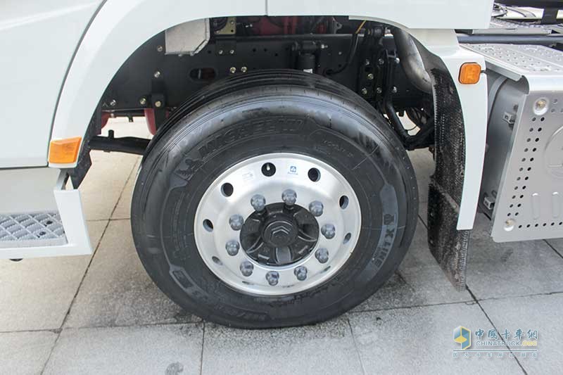 陜汽康明斯 德龍X3000 輕量化版 440馬力 4X2 國五牽引車(SX4180XC1)