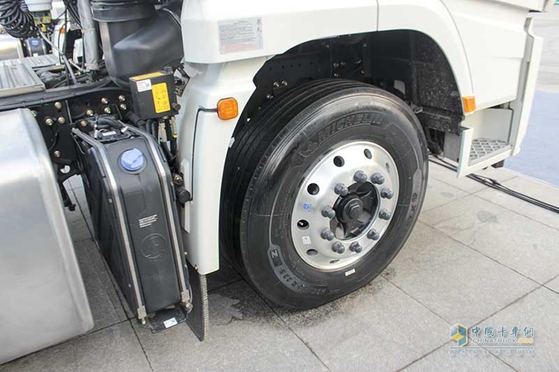 陜汽康明斯 德龍X3000 輕量化版 440馬力 4X2 國五牽引車(SX4180XC1)