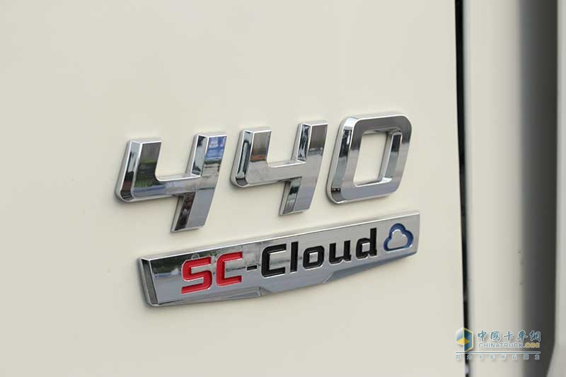 陜汽康明斯 德龍X3000 輕量化版 440馬力 4X2 國五牽引車(SX4180XC1)