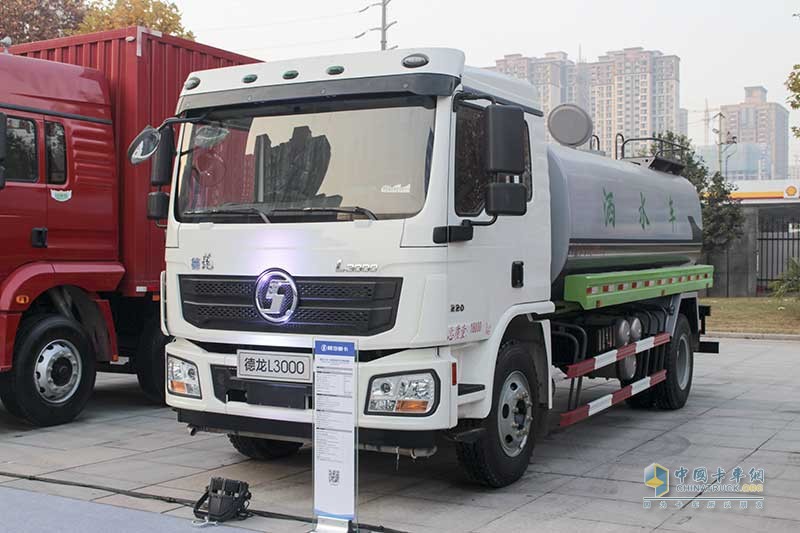 陜汽重卡 德龍L3000 4×2 220馬力標(biāo)準(zhǔn)版灑水車