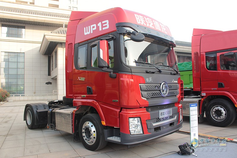 陜汽重卡 德龍X3000 580馬力 4X2 牽引車
