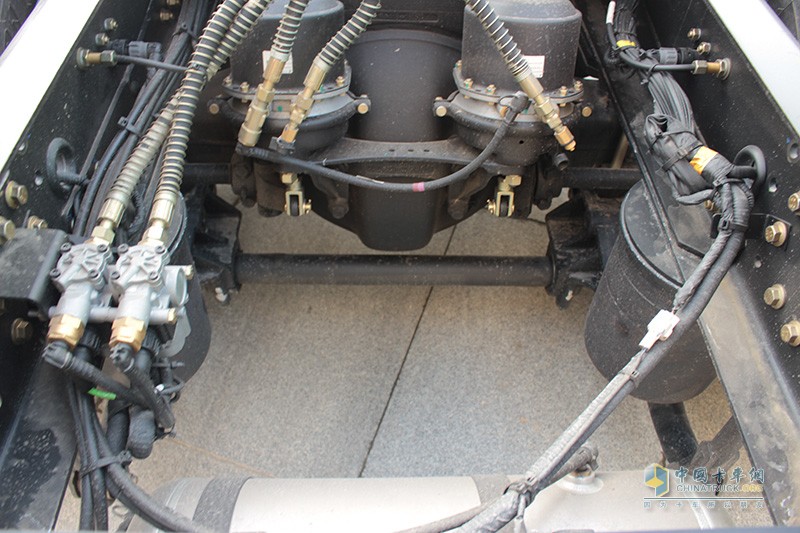 陜汽重卡 德龍X3000 580馬力 4X2 牽引車