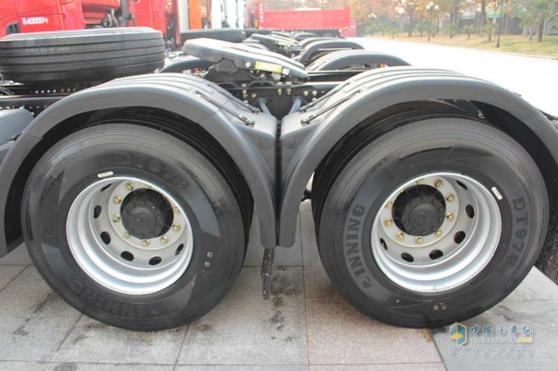 陜汽重卡 德龍X3000 黃金之星強(qiáng)勁版 6×4 550馬力 國五牽引車