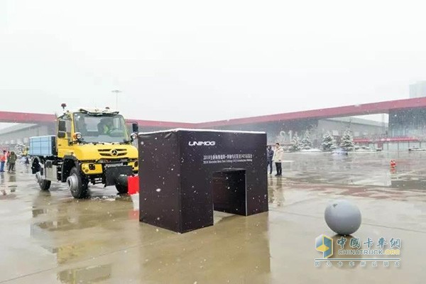 烏尼莫克U423能提供良好的視野，輕松“射門”