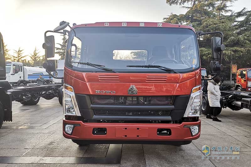 HOWO 悍將 4X2 國六 163馬力藍(lán)牌朝柴公路貨運(yùn)輕卡