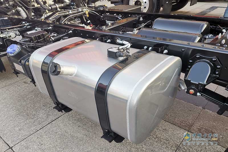 HOWO 悍將 4X2 國六 163馬力藍(lán)牌朝柴公路貨運(yùn)輕卡