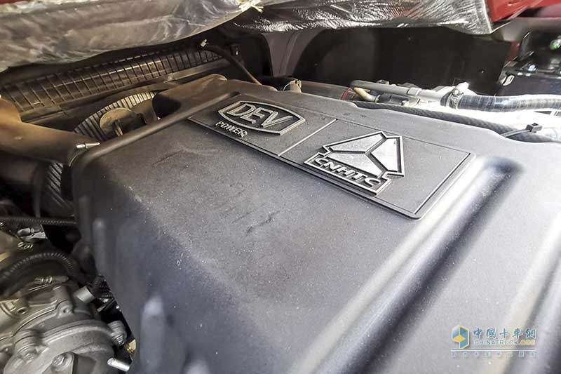 HOWO統(tǒng)帥重載版 4X2 170馬力 曼機(jī)國六藍(lán)牌輕卡