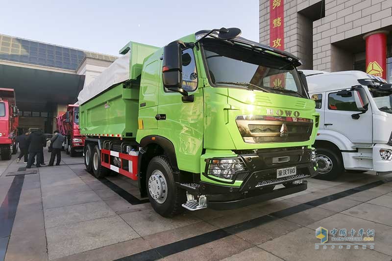 中國(guó)重汽 HOWO T6G 400馬力 6×4 智能渣土車 智行版