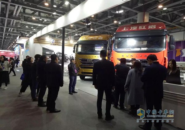 浙江省高副省長(zhǎng)及浙江省人大代表團(tuán)參觀紅巖展區(qū)