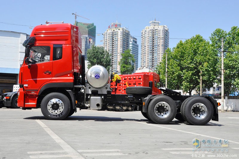 東風(fēng)商用車 天龍重卡 420馬力 6X4天然氣牽引車(EQ4250GD5N1)