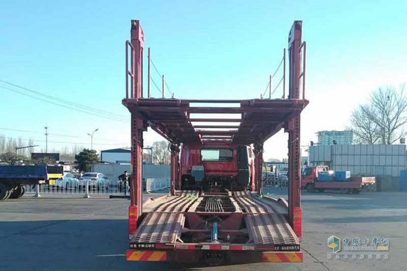 福田戴姆勒 歐曼新ETX 6系重卡 320馬力 6X2 車輛運輸車