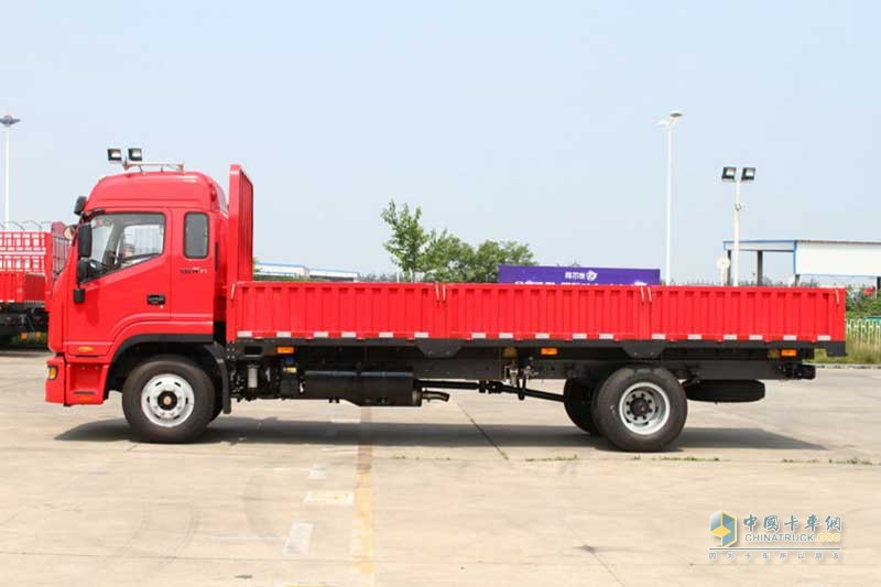 江淮 格爾發(fā)K6L中卡 160馬力 4X2 6.8米欄板載貨車(chē)(HFC1161P3K1A50S2V)