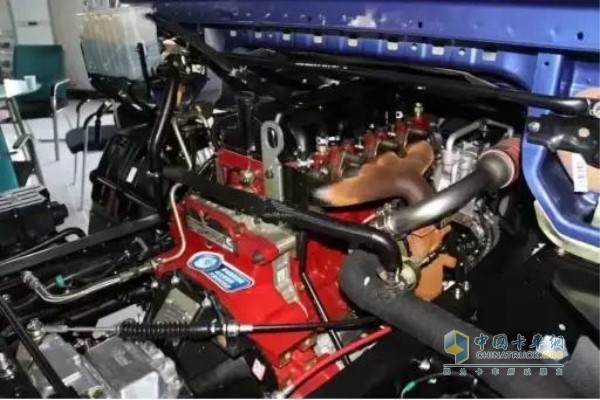 康明斯3.8動力發(fā)動機(jī)