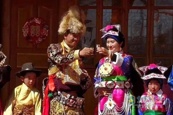 康明斯發(fā)動(dòng)機(jī)見(jiàn)證愛(ài)情