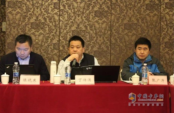 聯(lián)合卡車營銷公司副總經(jīng)理、南方市場總經(jīng)理丁傳滿致辭