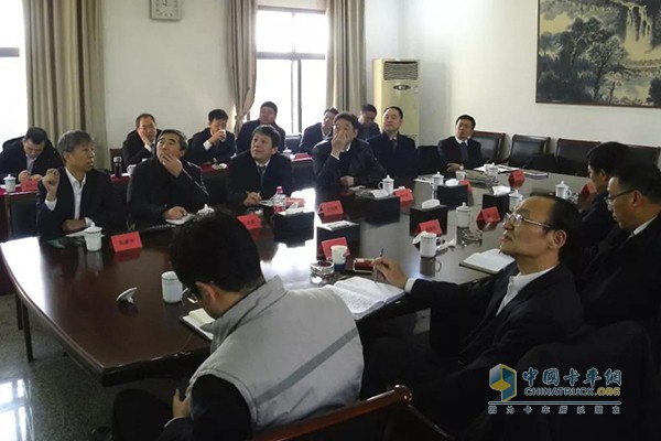 交流、研討會議現(xiàn)場