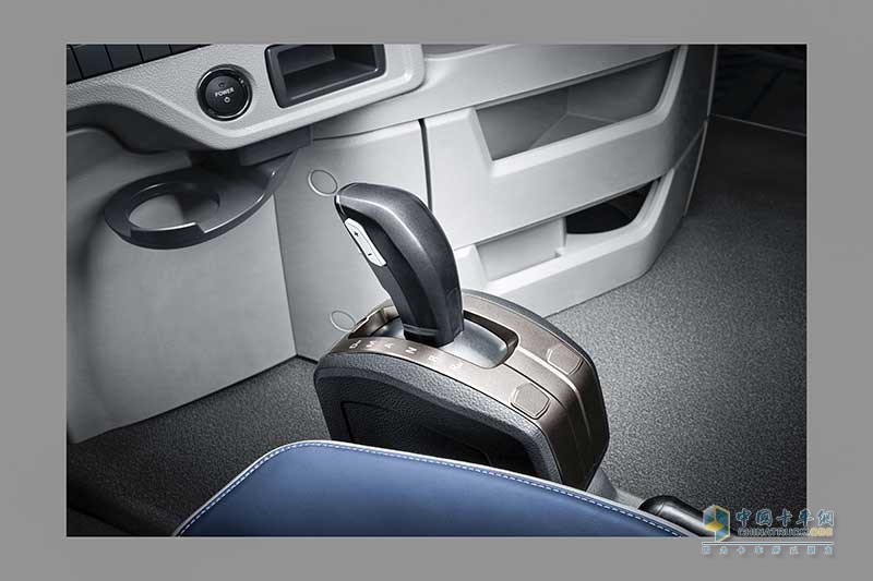 福田 歐曼EST-A 6系重卡 智能卡車 460馬力 6X4 AMT自動(dòng)擋牽引車