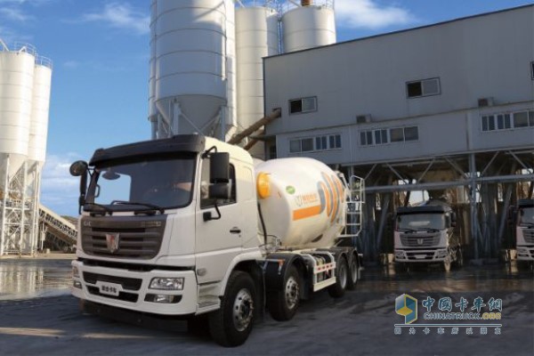 聯(lián)合卡車(chē)輕量化攪拌車(chē)