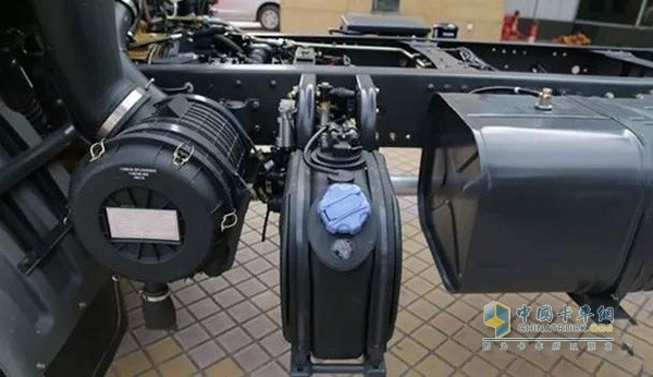 運(yùn)送和儲(chǔ)存過(guò)程中要對(duì)車(chē)用尿素溶液進(jìn)行降溫處理