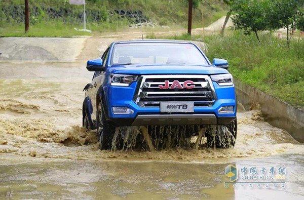 江淮帥鈴T8通過性強