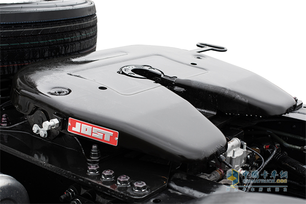 創(chuàng)虎4X2快遞版車(chē)型采用低鞍座設(shè)計(jì)