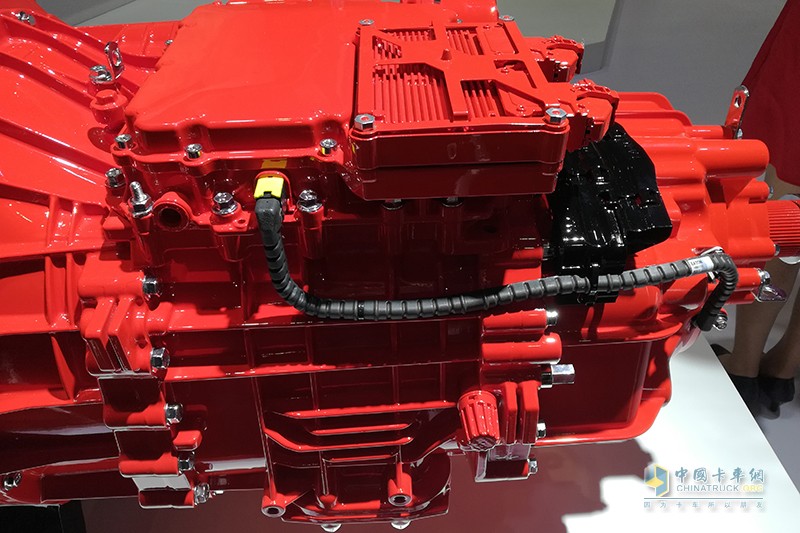 紀(jì)念百年 康明斯攜多款新品亮相上海車展