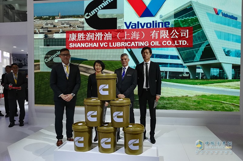 紀(jì)念百年 康明斯攜多款新品亮相上海車展