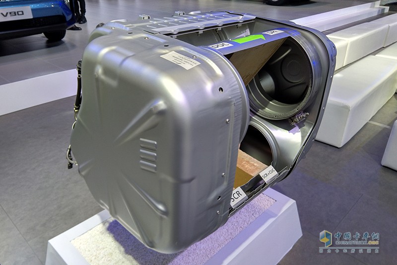 一步到位 上菲紅攜四款國六發(fā)動機(jī)吸睛上海車展