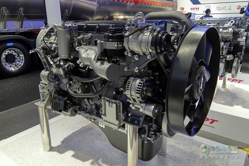 一步到位 上菲紅攜四款國六發(fā)動機(jī)吸睛上海車展