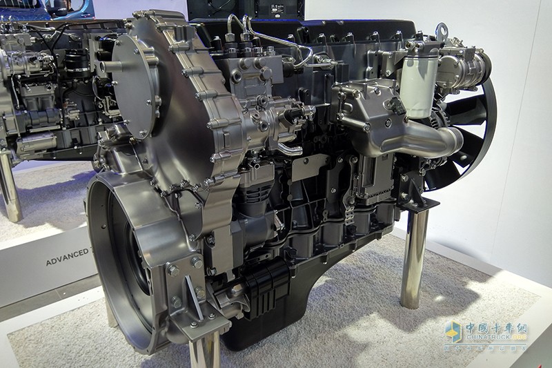 一步到位 上菲紅攜四款國六發(fā)動機(jī)吸睛上海車展